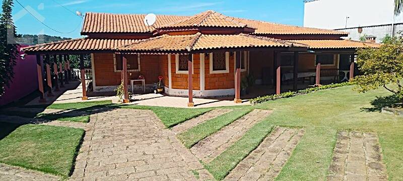 Casa, 3 quartos, 272 m² - Foto 1