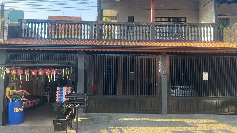 Casa, 3 quartos, 197 m² - Foto 1