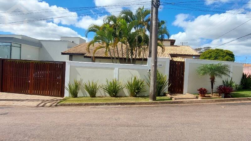 Casa, 4 quartos, 293 m² - Foto 2