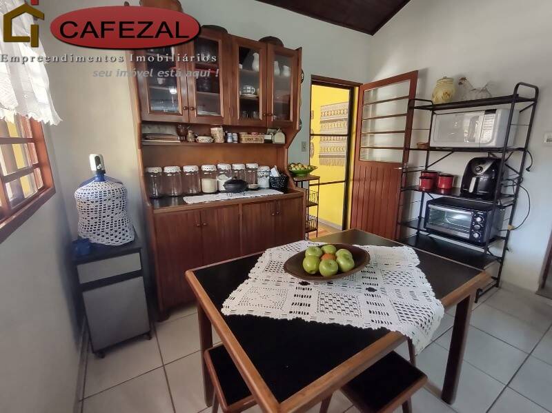 Casa, 3 quartos, 267 m² - Foto 32