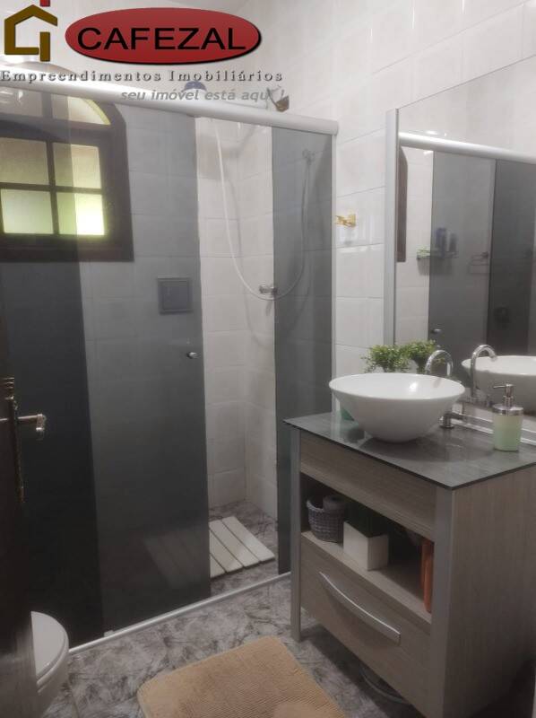 Casa, 3 quartos, 241 m² - Foto 35