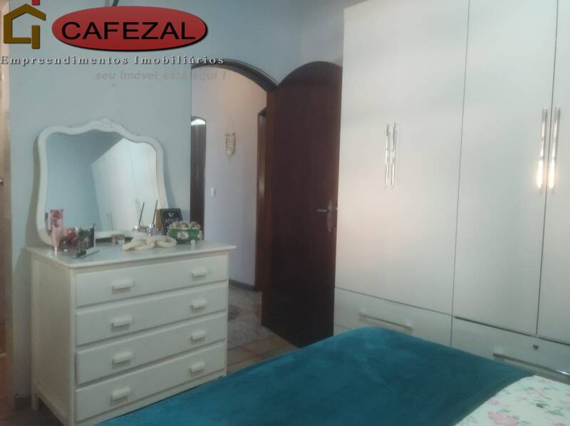 Casa, 3 quartos, 241 m² - Foto 38