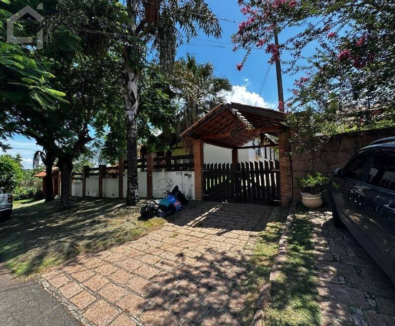 Casa, 5 quartos, 331 m² - Foto 1