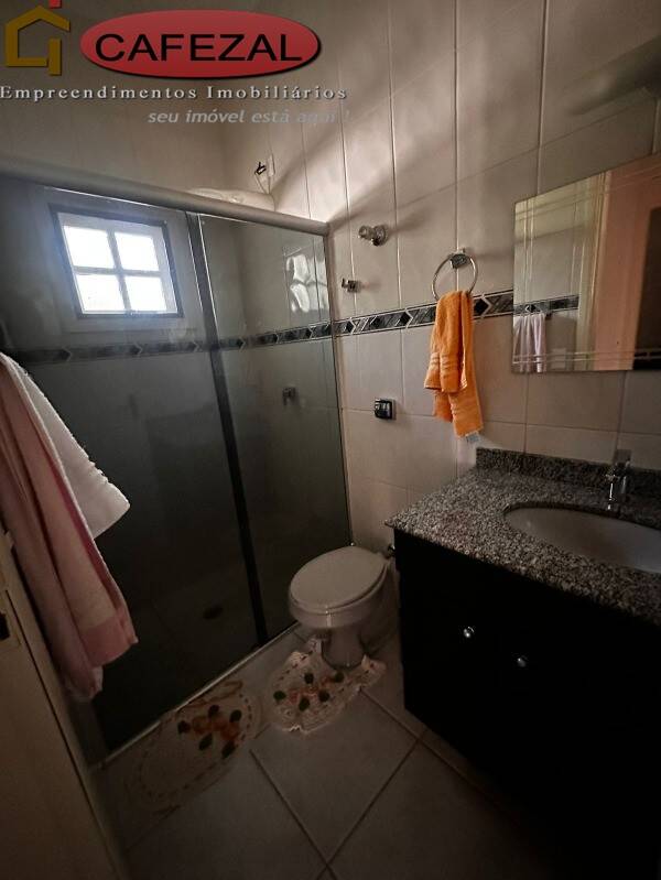 Casa, 3 quartos, 275 m² - Foto 33