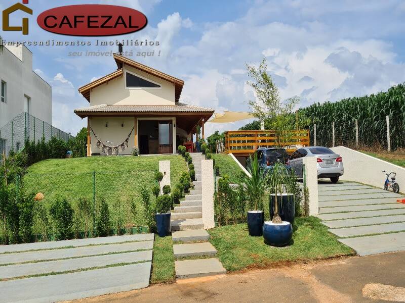 Casa, 4 quartos, 216 m² - Foto 1