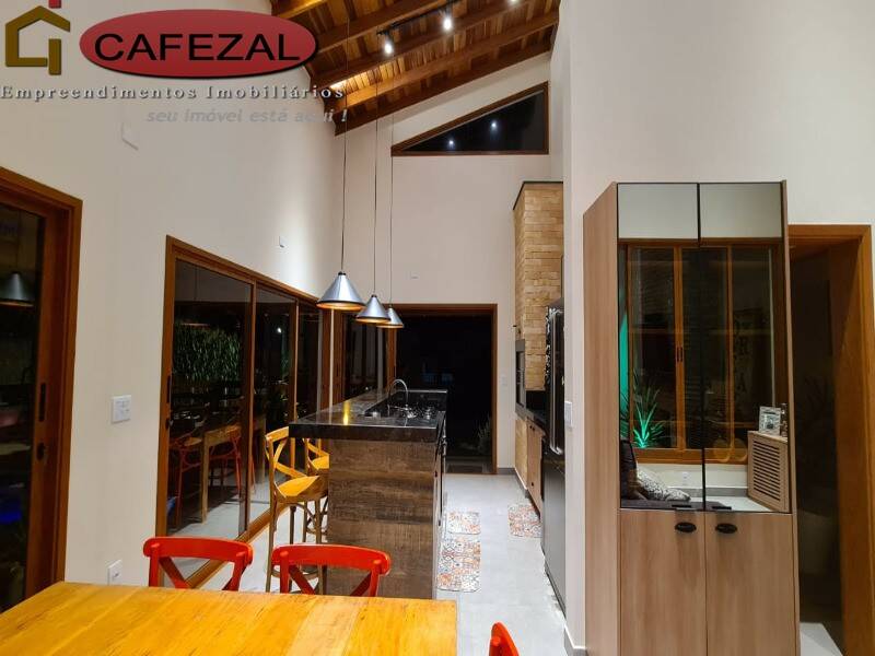 Casa, 4 quartos, 216 m² - Foto 9