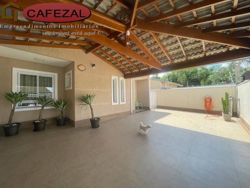 Casa, 3 quartos, 200 m² - Foto 1