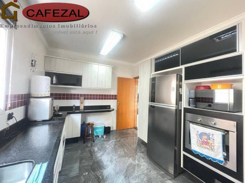 Casa, 3 quartos, 200 m² - Foto 13