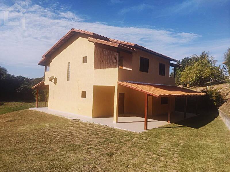 Casa, 3 quartos, 237 m² - Foto 1