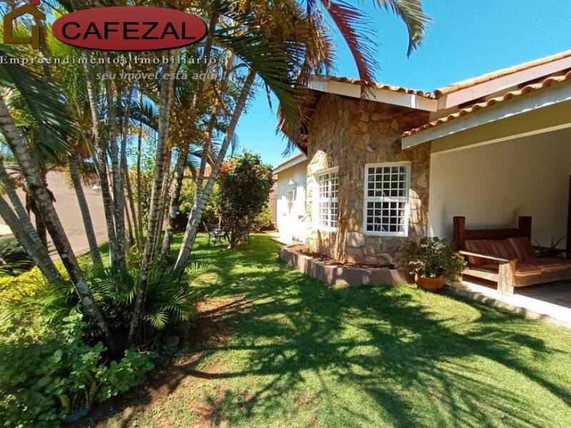 Casa, 4 quartos, 223 m² - Foto 1