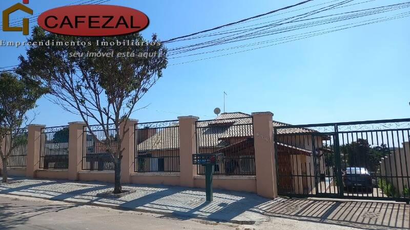 Casa, 3 quartos, 235 m² - Foto 1