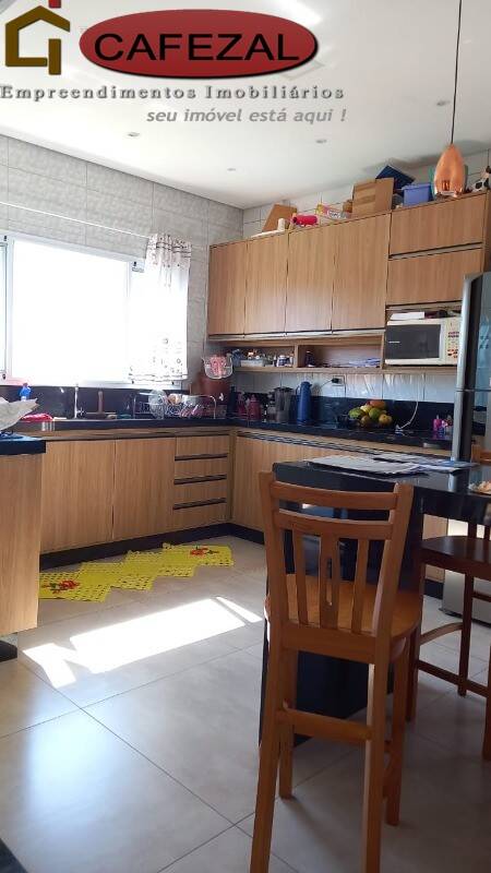 Casa, 3 quartos, 235 m² - Foto 29