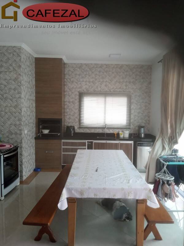 Casa, 4 quartos, 230 m² - Foto 9