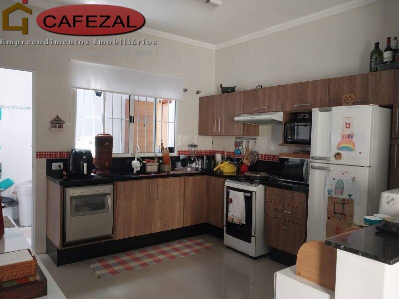 Casa, 3 quartos, 186 m² - Foto 10