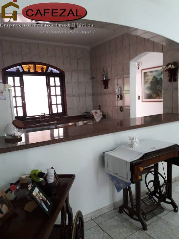Casa, 4 quartos, 325 m² - Foto 31