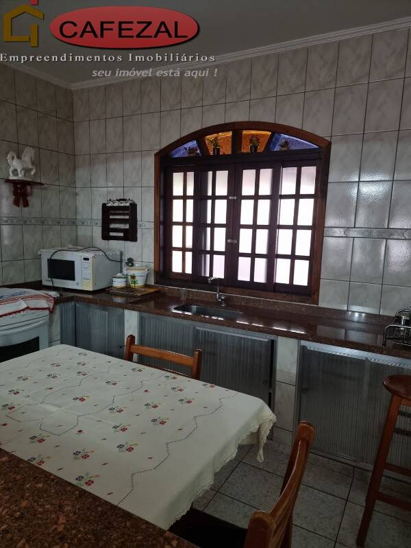 Casa, 4 quartos, 325 m² - Foto 33