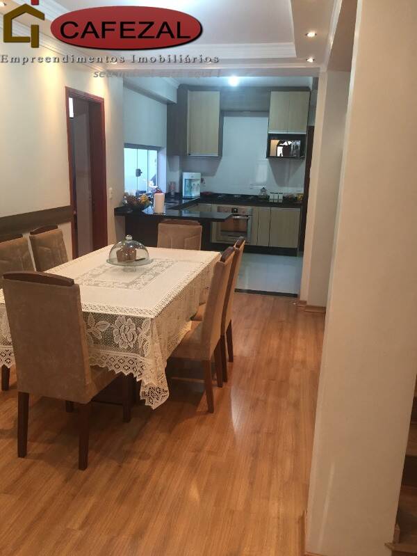 Casa, 3 quartos, 248 m² - Foto 3