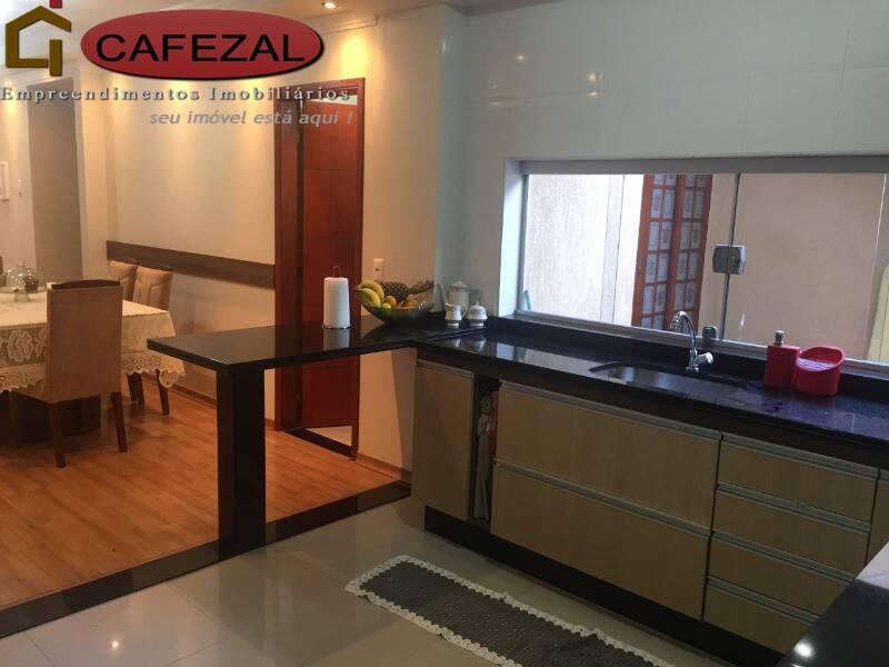 Casa, 3 quartos, 248 m² - Foto 4