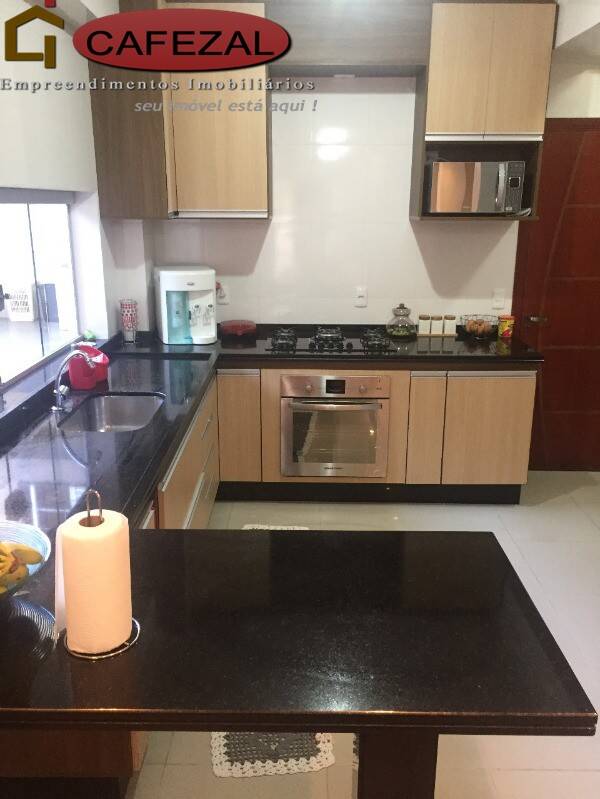 Casa, 3 quartos, 248 m² - Foto 6