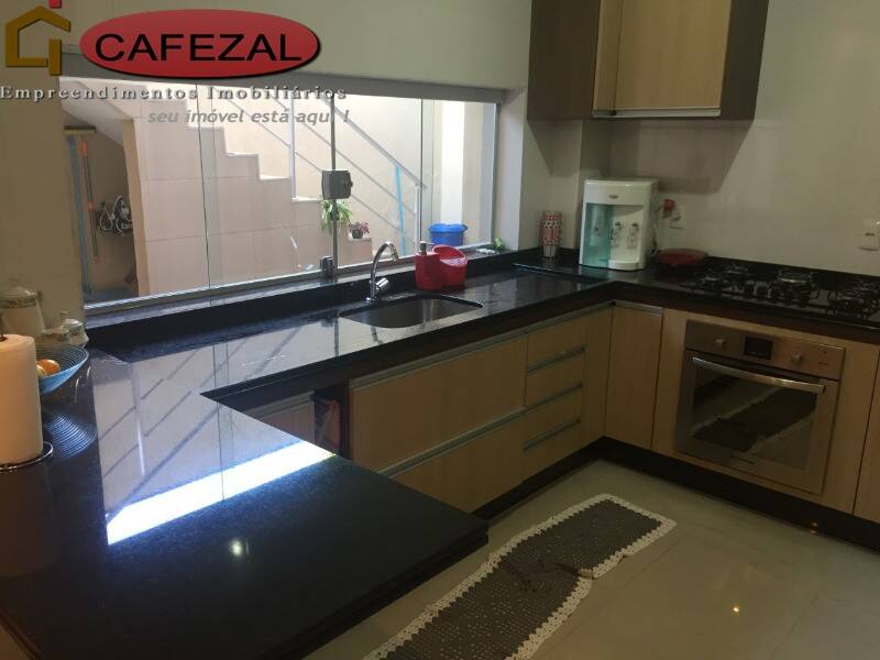 Casa, 3 quartos, 248 m² - Foto 8