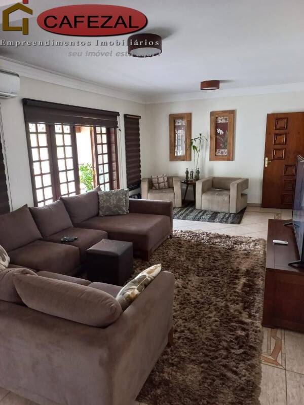 Sobrado, 3 quartos, 359 m² - Foto 1