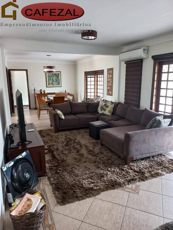 Sobrado, 3 quartos, 359 m² - Foto 2