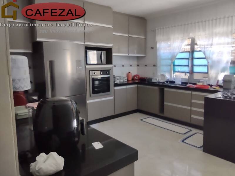 Casa, 5 quartos, 230 m² - Foto 8