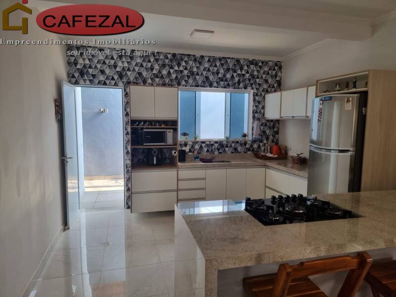 Casa, 3 quartos, 200 m² - Foto 12