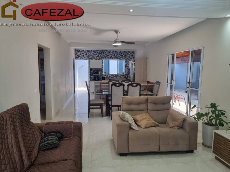 Casa, 3 quartos, 200 m² - Foto 13