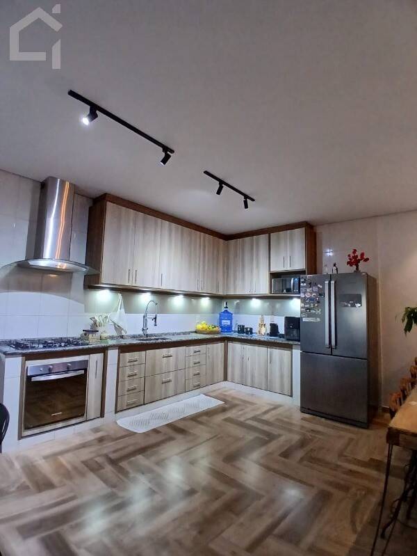 Casa, 3 quartos, 223 m² - Foto 3