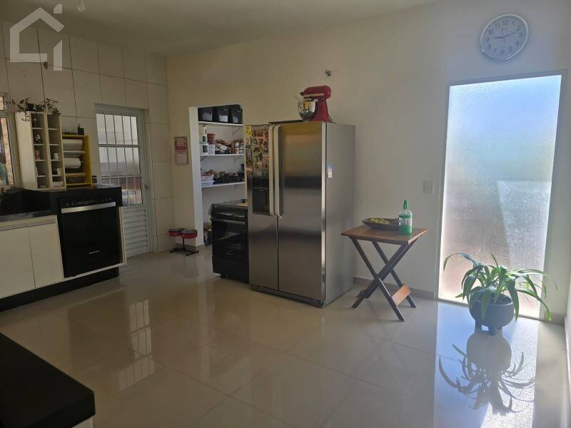 Casa, 4 quartos, 278 m² - Foto 9