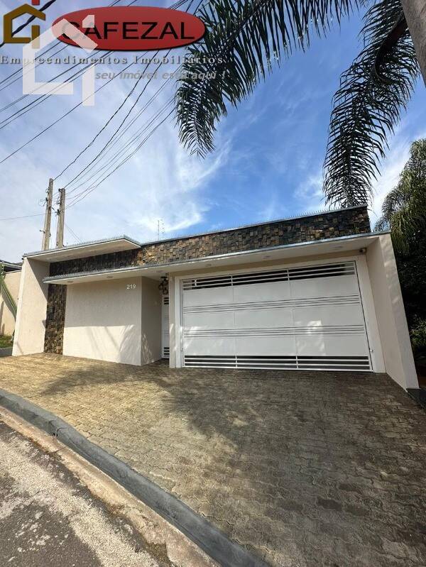 Casa, 3 quartos, 232 m² - Foto 1