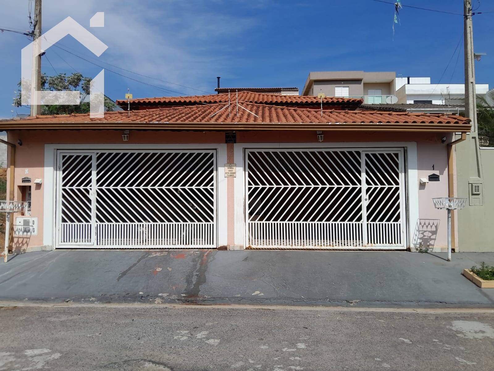 Casa, 4 quartos, 200 m² - Foto 1