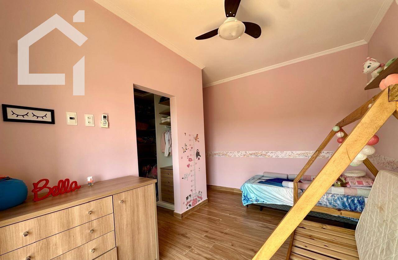 Casa, 5 quartos, 300 m² - Foto 31