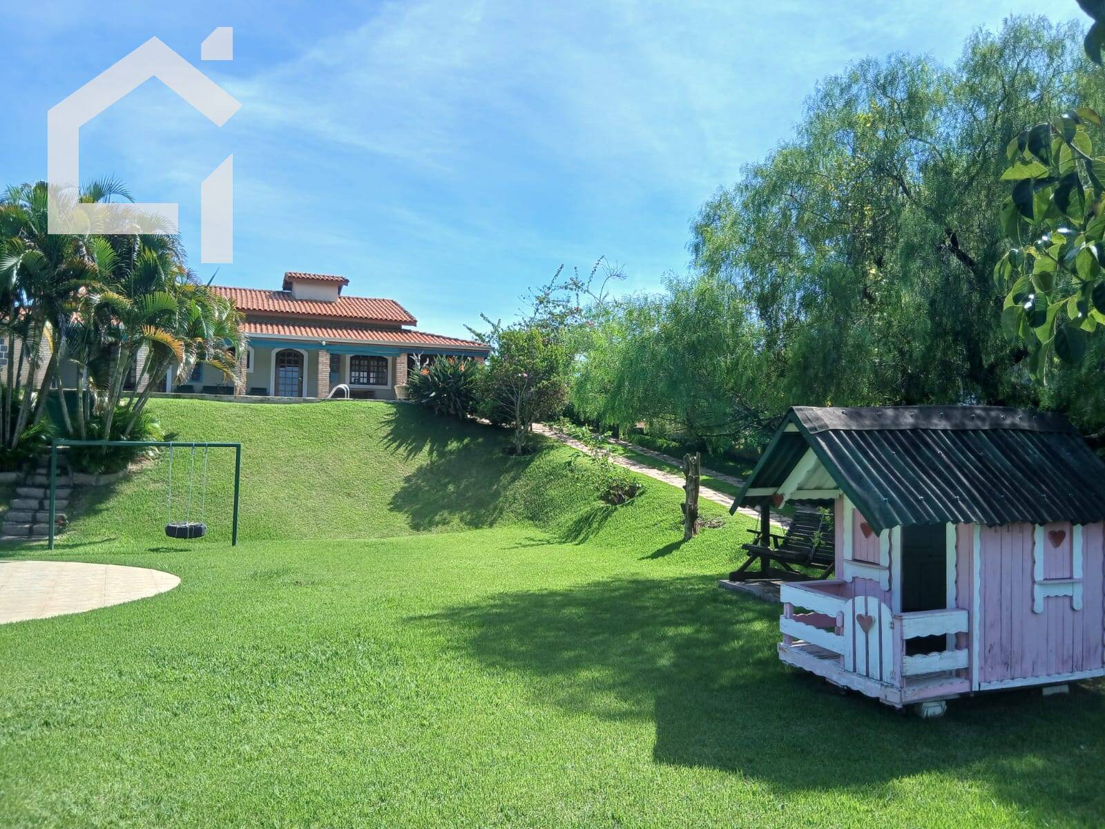 Casa, 3 quartos, 234 m² - Foto 1